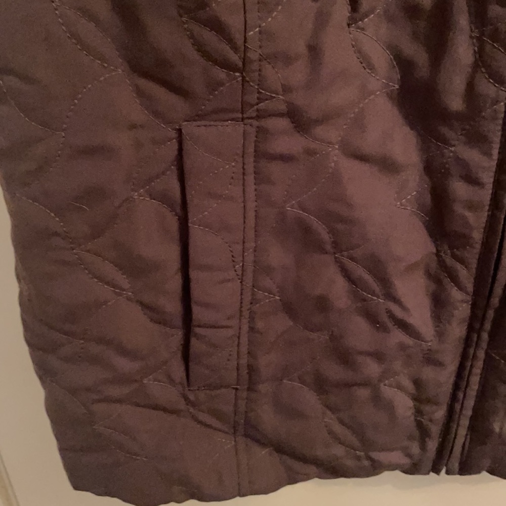 ❤️ 5 for $15 bundle item.  Appleseed brand brown/dark olive quilted vest - Picture 5 of 6